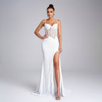 Vista trasera de vestido largo elegante mujer