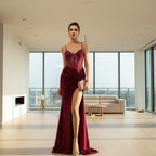Vista trasera de vestido largo elegante mujer