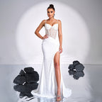Vista trasera de vestido largo elegante mujer