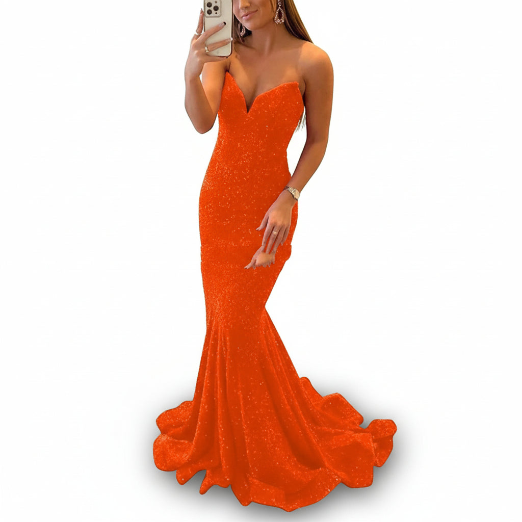 Mujer usando vestido de noche largo con lentejuelas vista frontal